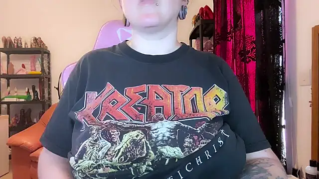 kisicaxx online show from July 2, 2026, 9:15 am