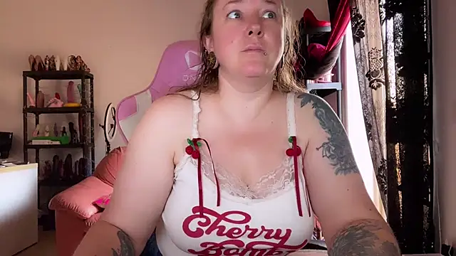 kisicaxx online show from July 4, 2026, 5:13 am
