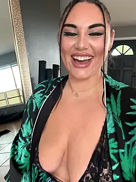 Snapshot of lovely_beast chatting on October 3, 2025, 4:37 pm lovely beast online show from October 3, 2025, 4:37 pm