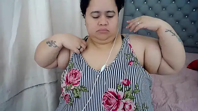 Snapshot of hotlesby4uxxx chatting on December 5, 2024, 11:07 pm hotlesby4uxxx online show from December 5, 2024, 11:07 pm