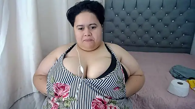 Snapshot of hotlesby4uxxx chatting on December 11, 2024, 11:00 pm hotlesby4uxxx online show from December 11, 2024, 11:00 pm