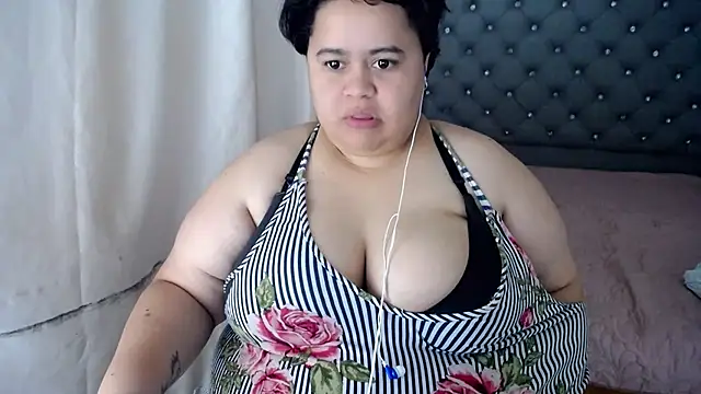 Snapshot of hotlesby4uxxx chatting on December 28, 2024, 4:52 pm hotlesby4uxxx online show from December 28, 2024, 4:52 pm