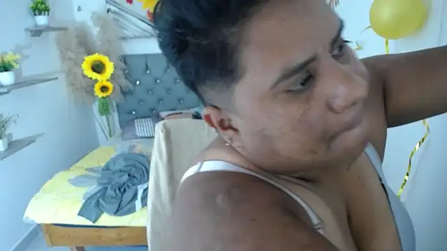 Snapshot of hotlesby4uxxx chatting on September 15, 2025, 7:03 pm hotlesby4uxxx online show from September 15, 2025, 7:03 pm