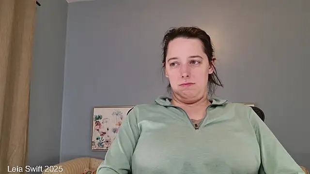 LeiaSwift online show from February 10, 2025, 12:39 pm