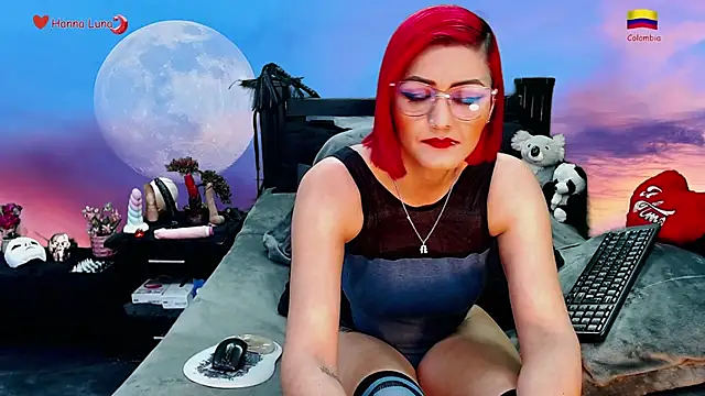 Snapshot of Hanna_Luna chatting on December 17, 2024, 6:35 am Hanna Luna online show from December 17, 2024, 6:35 am