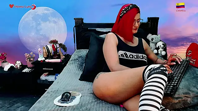 Snapshot of Hanna_Luna chatting on September 25, 2025, 7:23 am Hanna Luna online show from September 25, 2025, 7:23 am