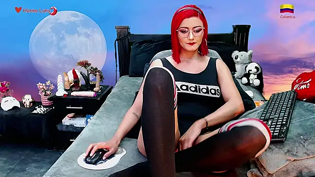 Snapshot of Hanna_Luna chatting on November 26, 2025, 8:15 am Hanna Luna online show from November 26, 2025, 8:15 am