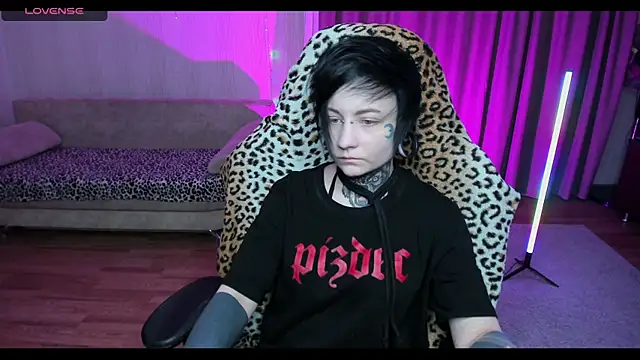 acid trip1l online show from February 10, 2025, 6:56 pm