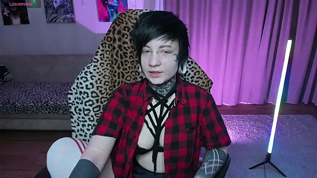 acid trip1l online show from March 12, 2025, 6:55 pm