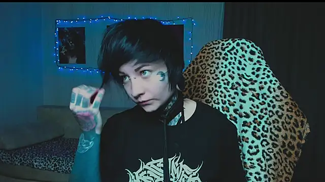 acid trip1l online show from October 3, 2025, 9:01 pm