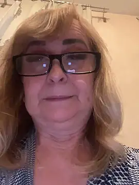 Irina2909xh online show from October 31, 2025, 8:43 pm