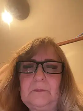 Irina2909xh online show from April 24, 2026, 9:39 pm