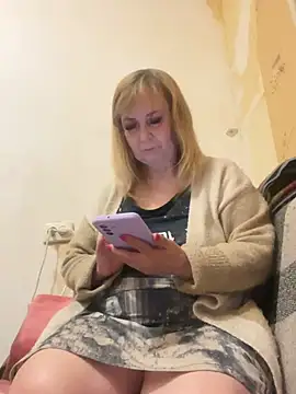 Snapshot of Irina2909@xh chatting on May 5, 2026, 11:35 pm Irina2909xh online show from May 5, 2026, 11:35 pm