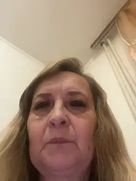 Snapshot of Irina2909@xh chatting on May 10, 2026, 7:41 pm Irina2909xh online show from May 10, 2026, 7:41 pm