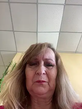 Snapshot of Irina2909@xh chatting on May 11, 2026, 7:47 am Irina2909xh online show from May 11, 2026, 7:47 am