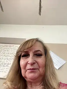 Snapshot of Irina2909@xh chatting on May 22, 2026, 10:21 am Irina2909xh online show from May 22, 2026, 10:21 am