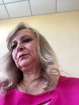 Snapshot of Irina2909@xh chatting on June 5, 2026, 8:53 am Irina2909xh online show from June 5, 2026, 8:53 am