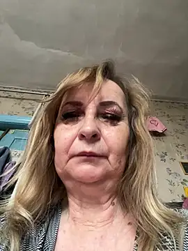 Snapshot of Irina2909@xh chatting on June 14, 2026, 6:37 am Irina2909xh online show from June 14, 2026, 6:37 am
