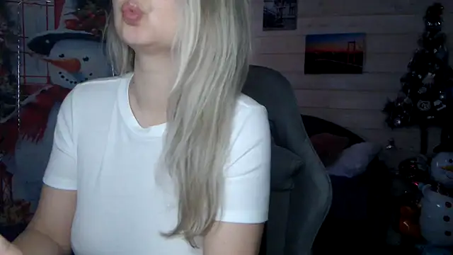 RubiLakros online show from January 13, 2026, 9:03 am