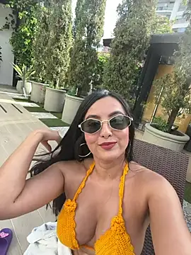 AshleyJhonson online show from July 16, 2026, 9:32 pm