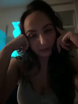 Snapshot of itsCassie chatting on February 6, 2025, 9:49 pm itsCassie online show from February 6, 2025, 9:49 pm