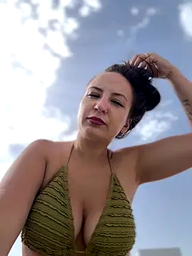 Snapshot of itsCassie chatting on October 12, 2025, 11:31 am itsCassie online show from October 12, 2025, 11:31 am