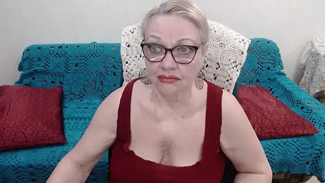 Snapshot of xHoneyLadyx chatting on May 14, 2026, 12:23 pm xHoneyLadyx online show from May 14, 2026, 12:23 pm