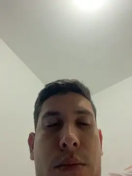 Snapshot of Eduardzmm chatting on February 16, 2026, 11:01 pm Eduardzmm online show from February 16, 2026, 11:01 pm