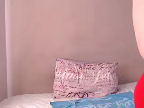 Snapshot of Lustfuleyez chatting on February 14, 2025, 9:34 am Lustfuleyez online show from February 14, 2025, 9:34 am