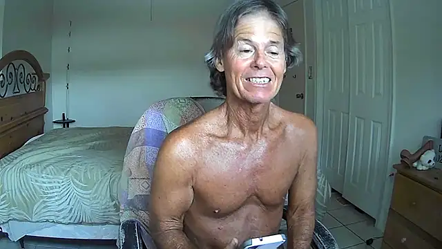 Snapshot of nakeedcowboi65 chatting on June 7, 2026, 10:24 pm nakeedcowboi65 online show from June 7, 2026, 10:24 pm