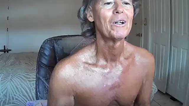 Snapshot of nakeedcowboi65 chatting on June 18, 2026, 12:20 pm nakeedcowboi65 online show from June 18, 2026, 12:20 pm