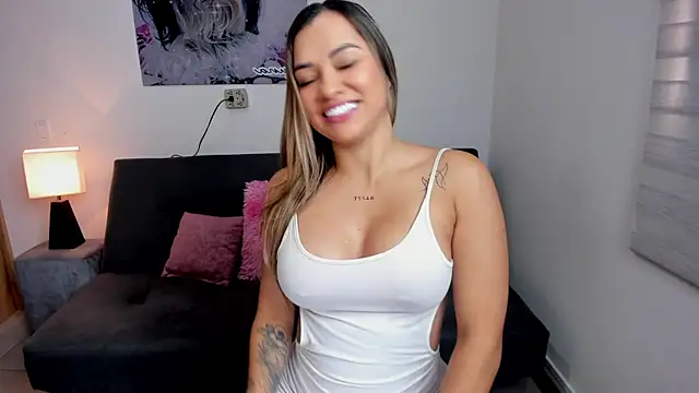 Snapshot of sararestrepo chatting on October 30, 2025, 2:29 pm sararestrepo online show from October 30, 2025, 2:29 pm