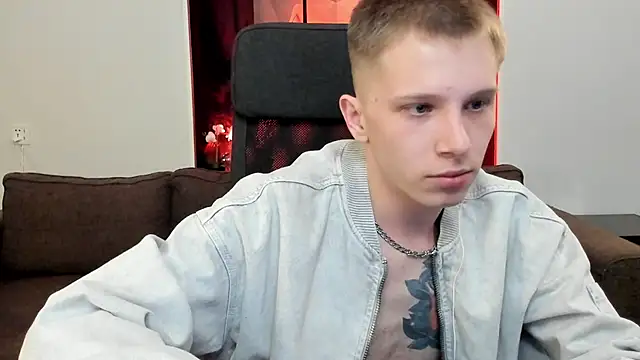 Snapshot of arlekincrop chatting on March 20, 2025, 1:35 am arlekincrop online show from March 20, 2025, 1:35 am