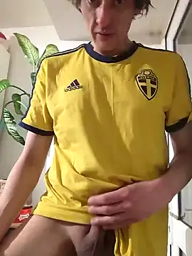 Snapshot of maciej chatting on February 15, 2025, 8:54 pm maciej online show from February 15, 2025, 8:54 pm