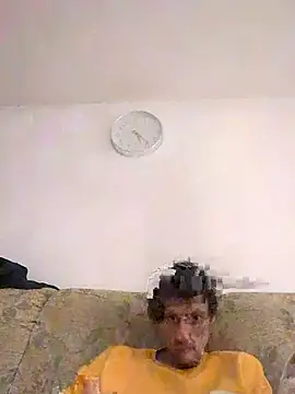 Snapshot of maciej chatting on September 22, 2025, 10:45 pm maciej online show from September 22, 2025, 10:45 pm