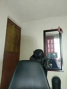 Snapshot of Mariana_444 chatting on February 22, 2025, 1:57 pm Mariana 444 online show from February 22, 2025, 1:57 pm