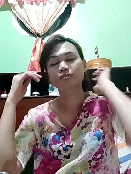 QueenSoreal online show from October 16, 2025, 3:24 pm