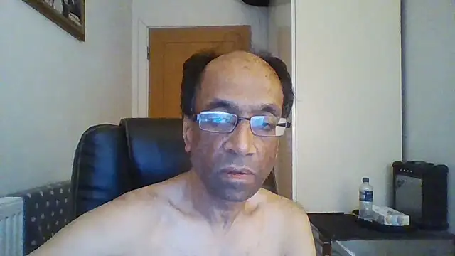 rauncher1 online show from September 11, 2025, 8:14 am