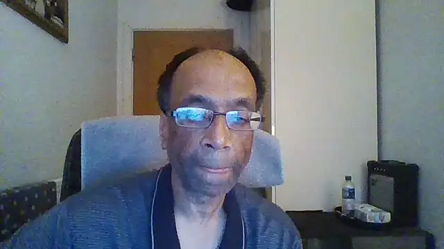 rauncher1 online show from October 13, 2025, 8:36 am