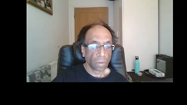 Snapshot of rauncher1 chatting on May 6, 2026, 9:58 am rauncher1 online show from May 6, 2026, 9:58 am