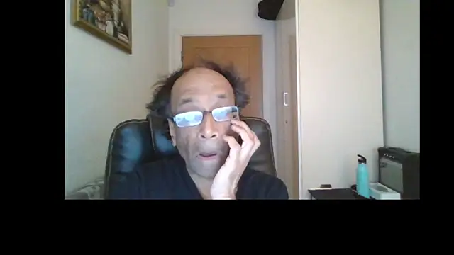 Snapshot of rauncher1 chatting on May 9, 2026, 8:52 am rauncher1 online show from May 9, 2026, 8:52 am