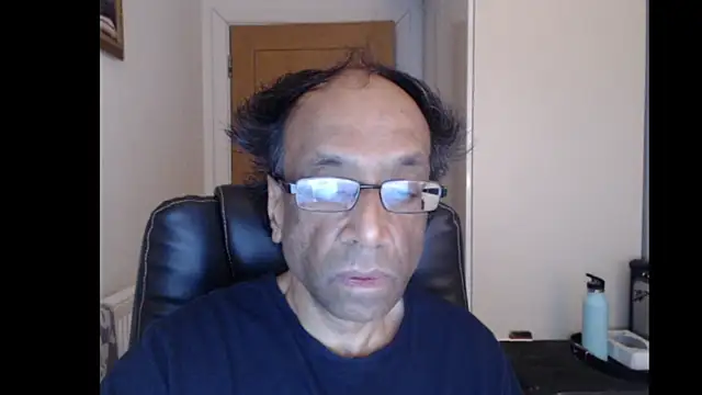 Snapshot of rauncher1 chatting on May 15, 2026, 8:32 am rauncher1 online show from May 15, 2026, 8:32 am