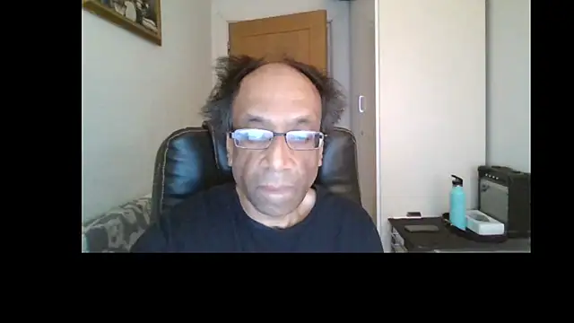 Snapshot of rauncher1 chatting on May 16, 2026, 8:33 am rauncher1 online show from May 16, 2026, 8:33 am