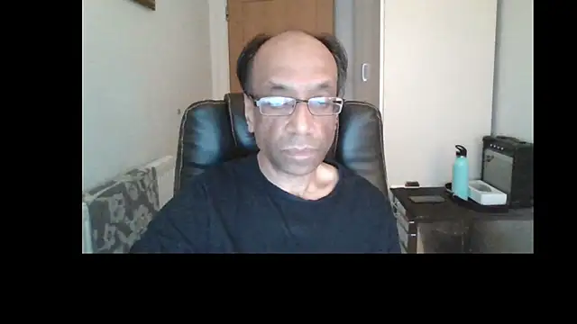 Snapshot of rauncher1 chatting on May 27, 2026, 8:55 am rauncher1 online show from May 27, 2026, 8:55 am
