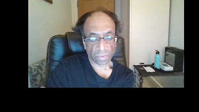 Snapshot of rauncher1 chatting on May 29, 2026, 11:03 pm rauncher1 online show from May 29, 2026, 11:03 pm