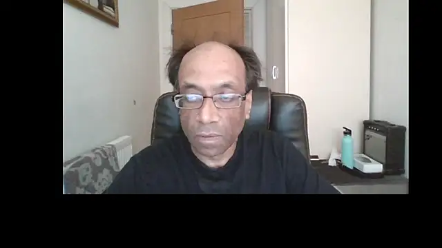 Snapshot of rauncher1 chatting on May 30, 2026, 11:18 am rauncher1 online show from May 30, 2026, 11:18 am