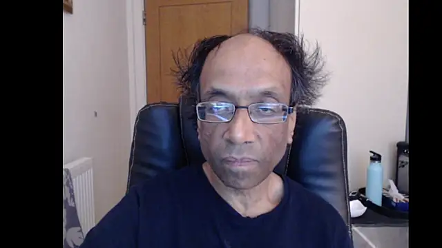 Snapshot of rauncher1 chatting on June 4, 2026, 8:20 am rauncher1 online show from June 4, 2026, 8:20 am