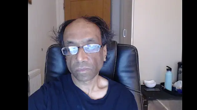 Snapshot of rauncher1 chatting on June 5, 2026, 8:09 am rauncher1 online show from June 5, 2026, 8:09 am