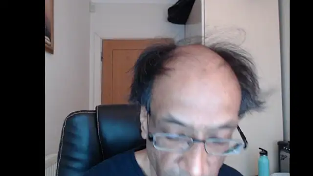 Snapshot of rauncher1 chatting on June 6, 2026, 9:47 am rauncher1 online show from June 6, 2026, 9:47 am