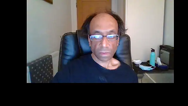 Snapshot of rauncher1 chatting on June 10, 2026, 8:24 am rauncher1 online show from June 10, 2026, 8:24 am
